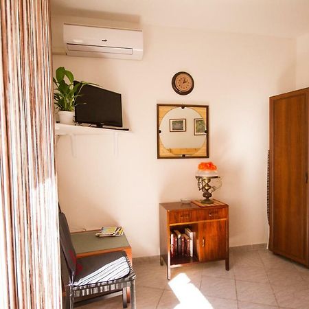 Appartement Apartman Punta Vilma à Pula Extérieur photo