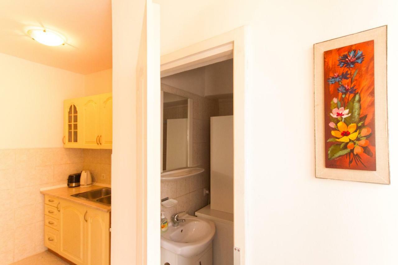 Appartement Apartman Punta Vilma à Pula Extérieur photo
