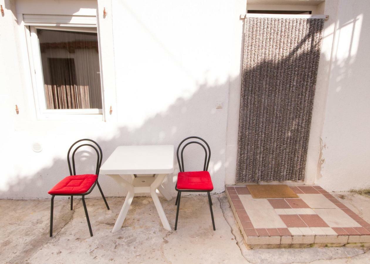 Appartement Apartman Punta Vilma à Pula Extérieur photo